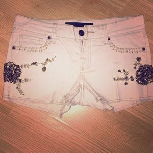 Khaki shorts with sequence